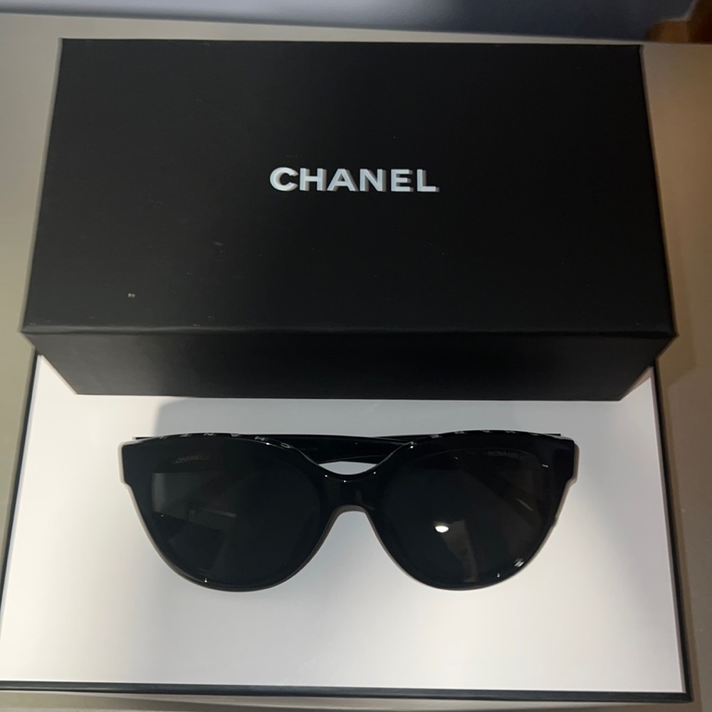 COPY - Chanel sunglasses. Brand new never worn.